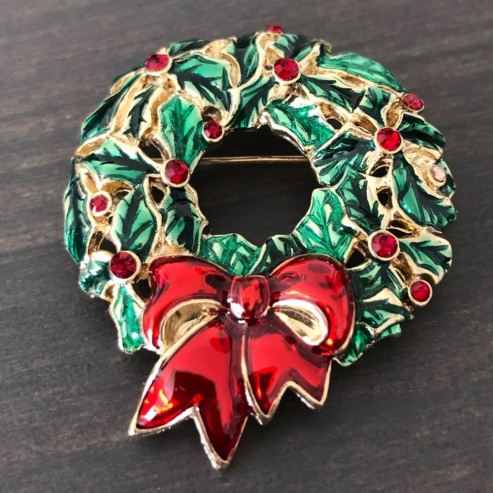 Vintage Monet Christmas Wreath Pin - Picture 1 of 2